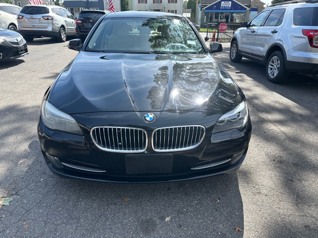 2013 BMW 5 Series Image 8