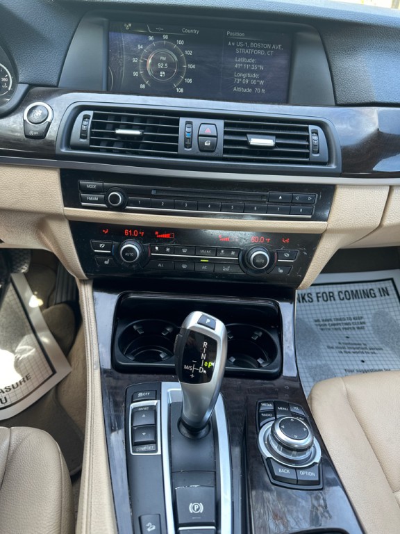 2013 BMW 5 Series Image 11