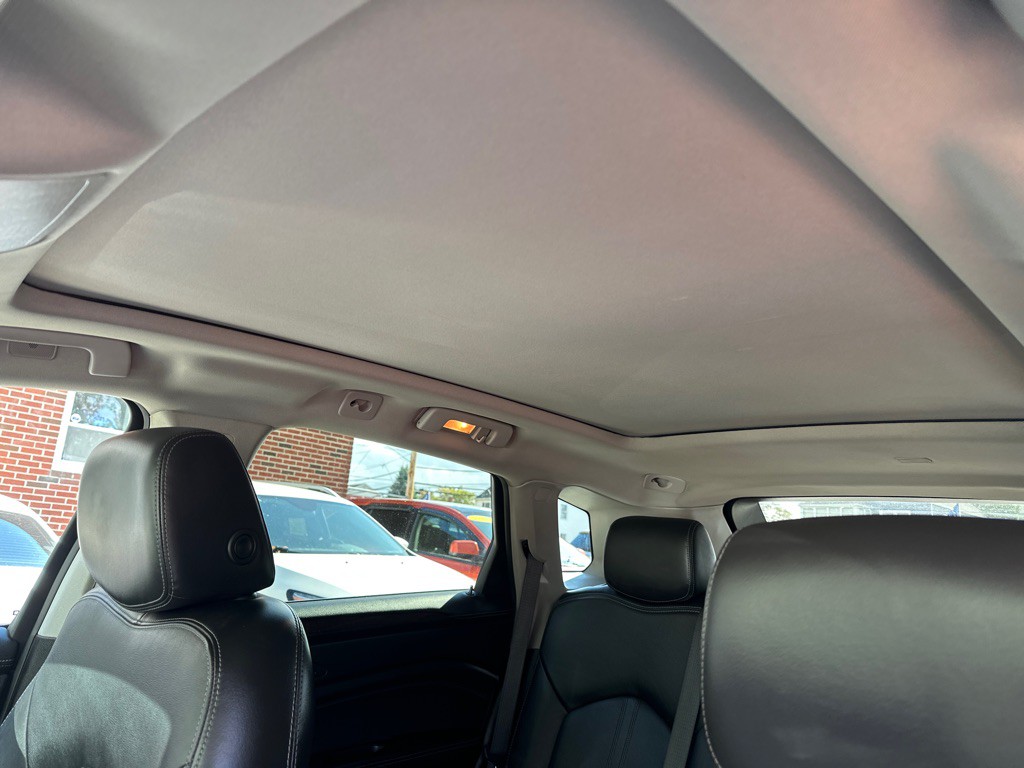 2015 Cadillac SRX Image 10