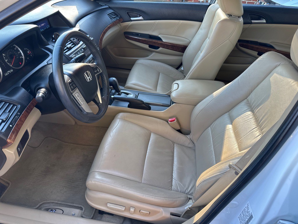 2012 Honda Accord Image 9