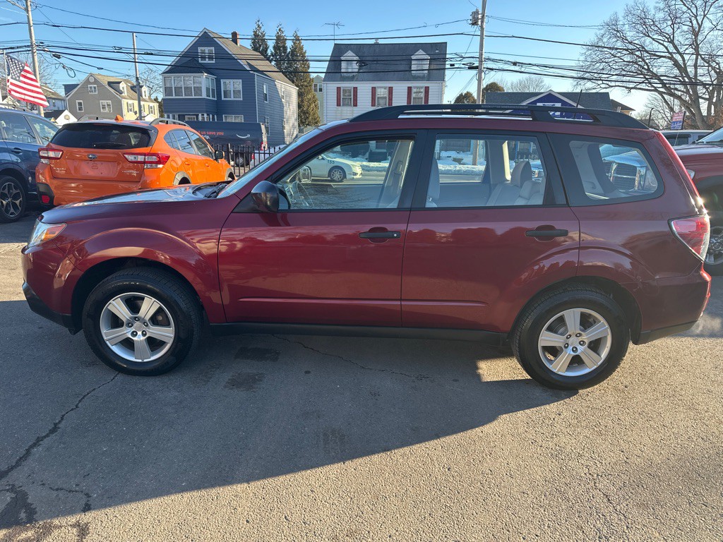 2011 Subaru Forester Image 2