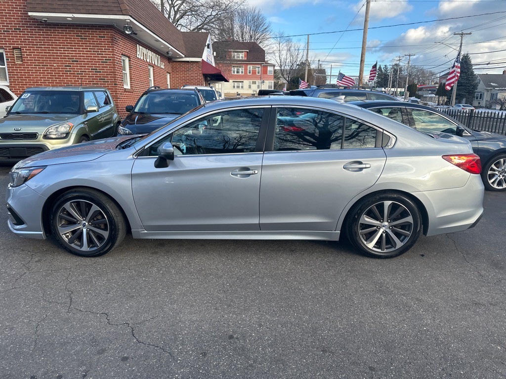 2019 Subaru Legacy Image 2