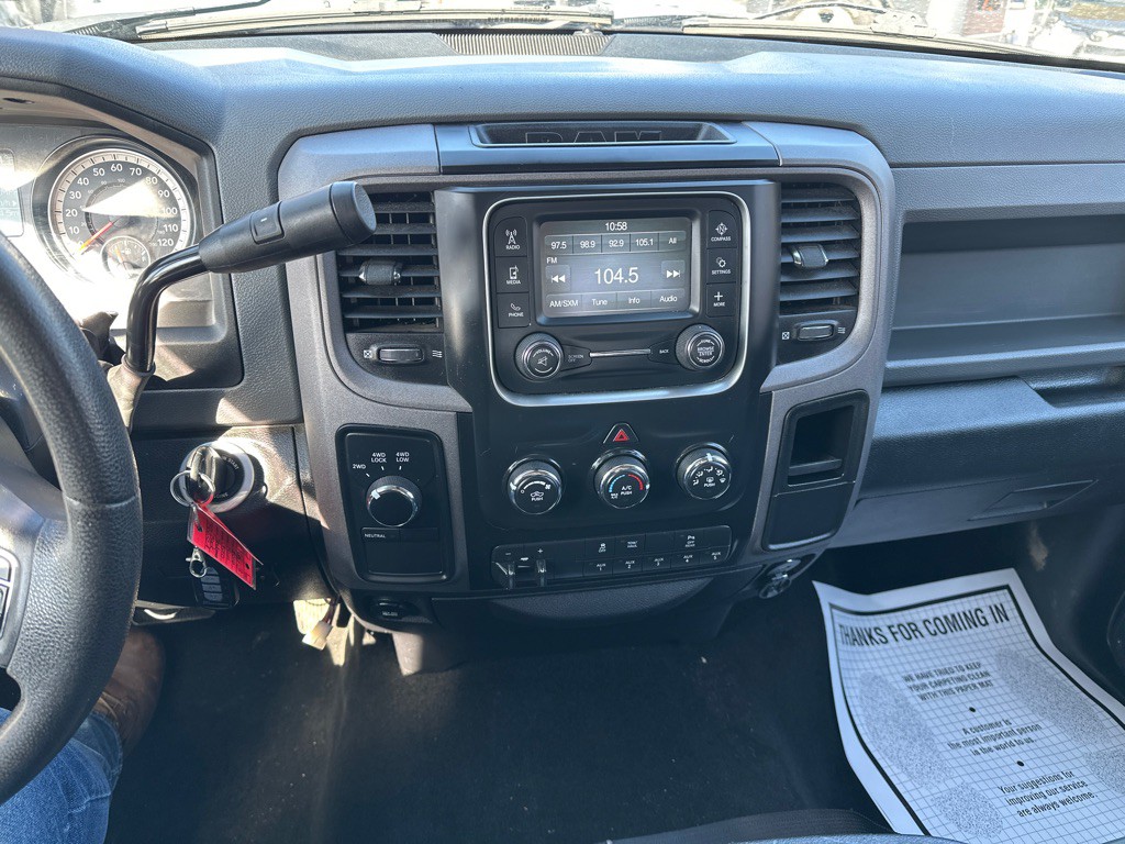 2016 RAM 3500 Image 11