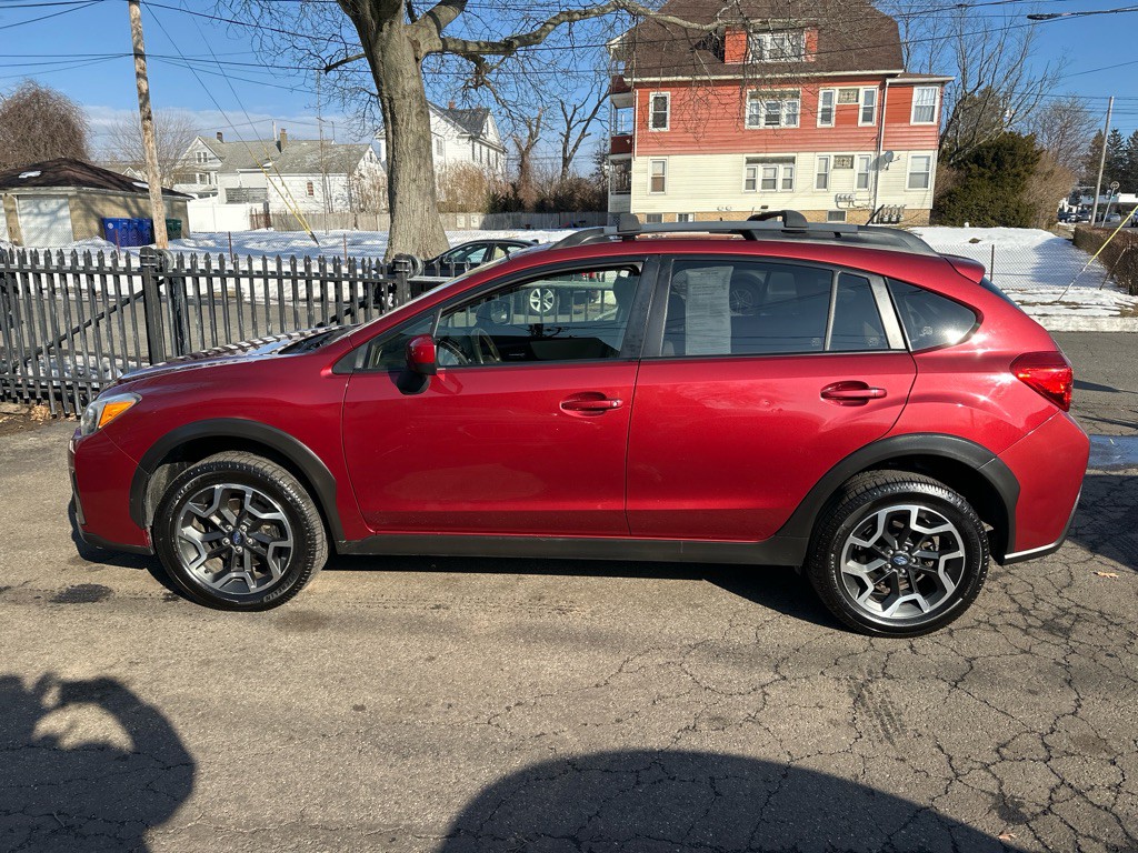 2017 Subaru Crosstrek Image 2