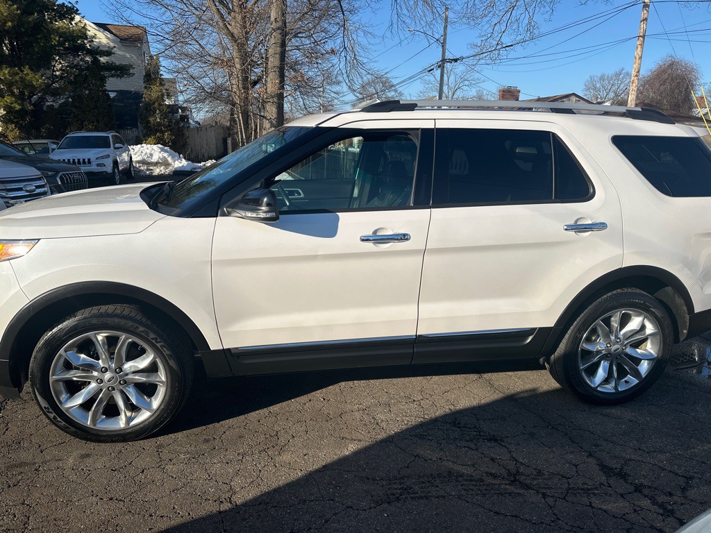 2014 Ford Explorer Image 2
