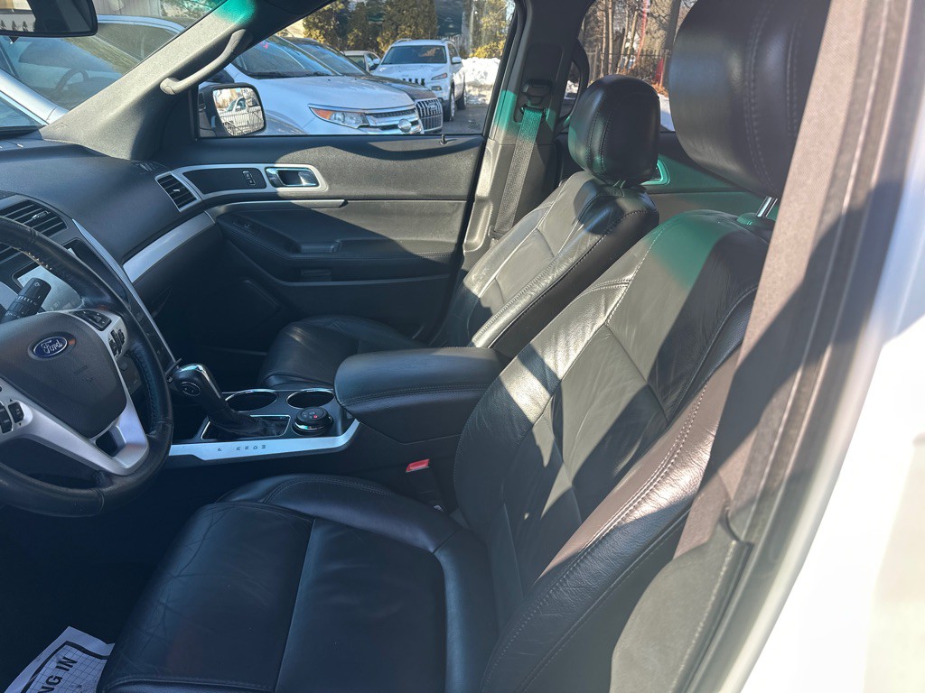 2014 Ford Explorer Image 9