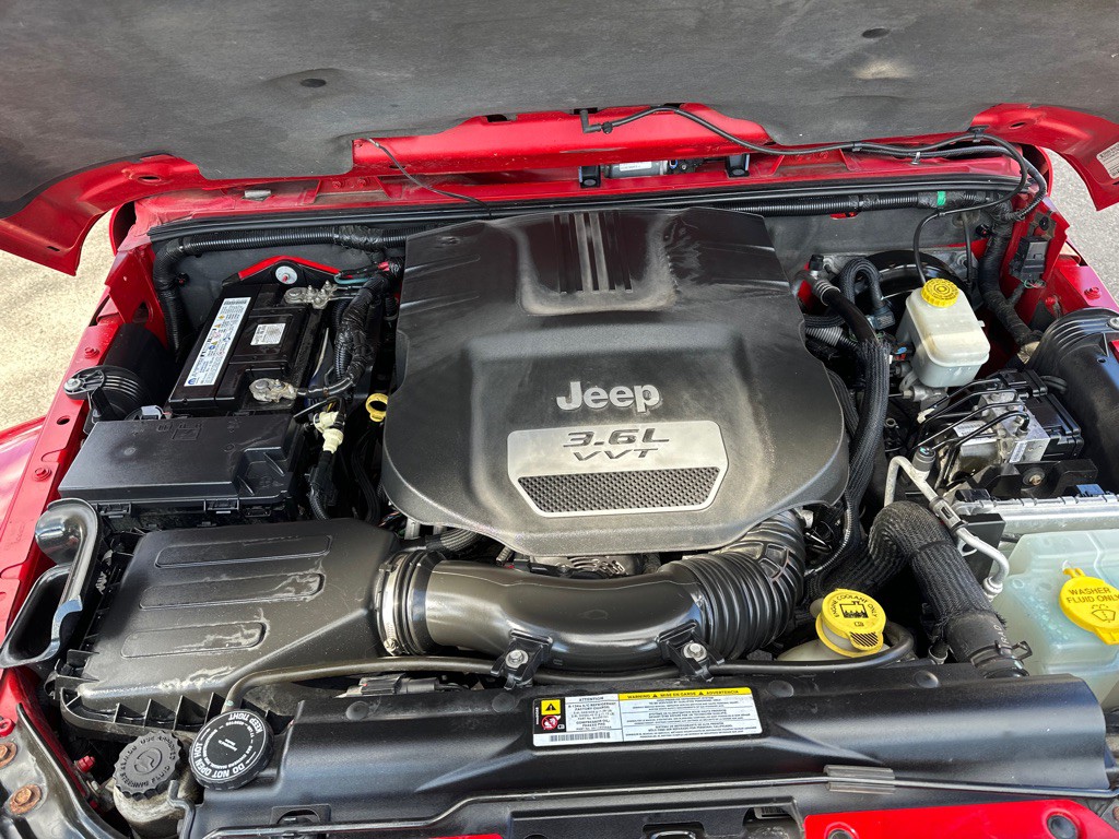 2012 Jeep Wrangler Unlimited Image 12