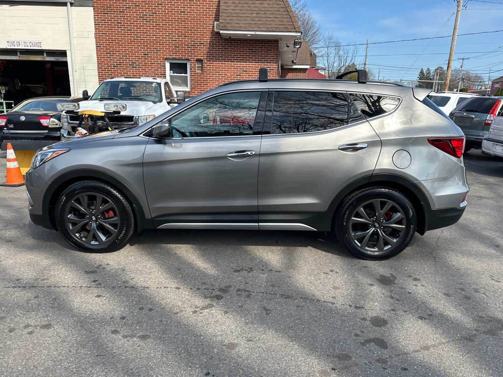 2018 Hyundai Santa Fe Sport Image 2