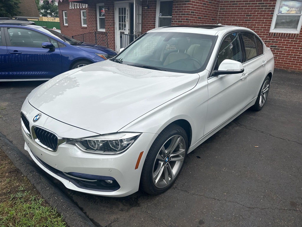 2017 BMW 3 Series Image 1