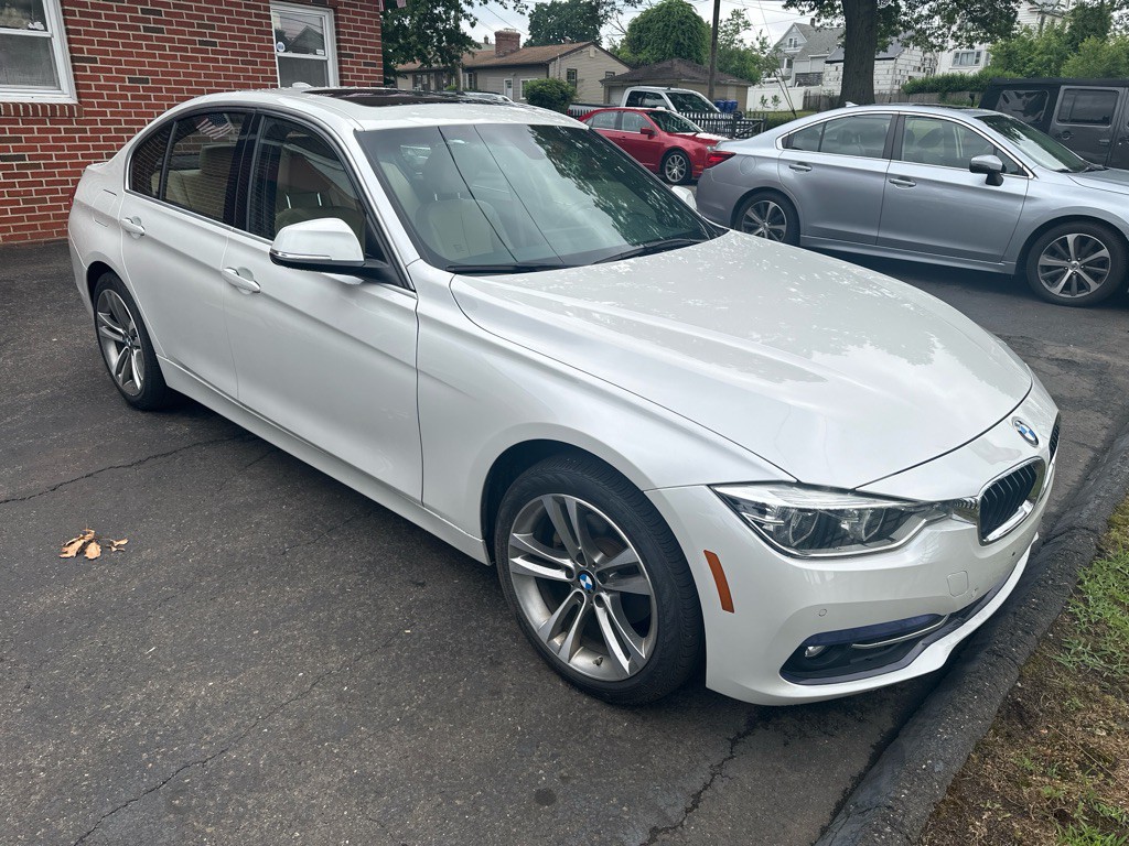 2017 BMW 3 Series Image 7