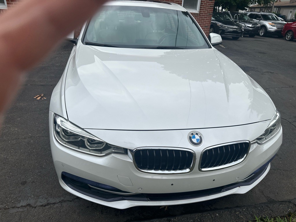 2017 BMW 3 Series Image 8