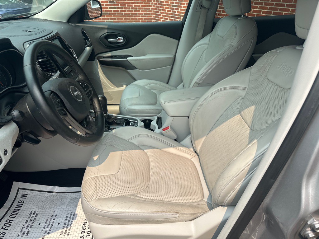 2019 Jeep Cherokee Image 9