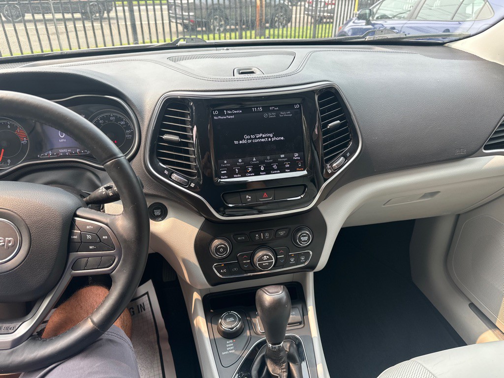 2019 Jeep Cherokee Image 12