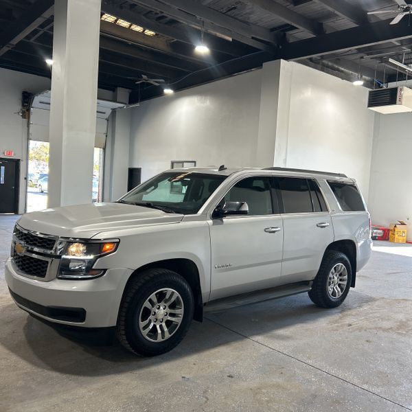 2015 Chevrolet Tahoe Image 2