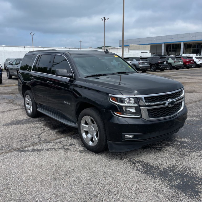 2016 Chevrolet Tahoe Image 2