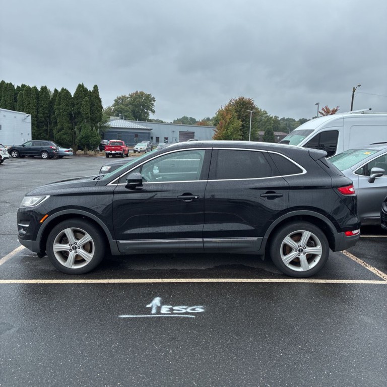 2016 Lincoln MKC Image 2