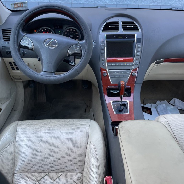 2012 Lexus ES Image 7