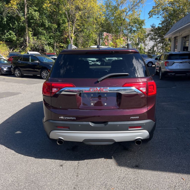 2017 GMC Acadia Image 2