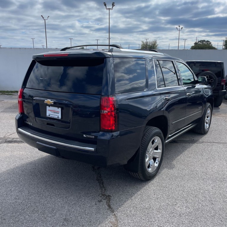 2017 Chevrolet Tahoe Image 3
