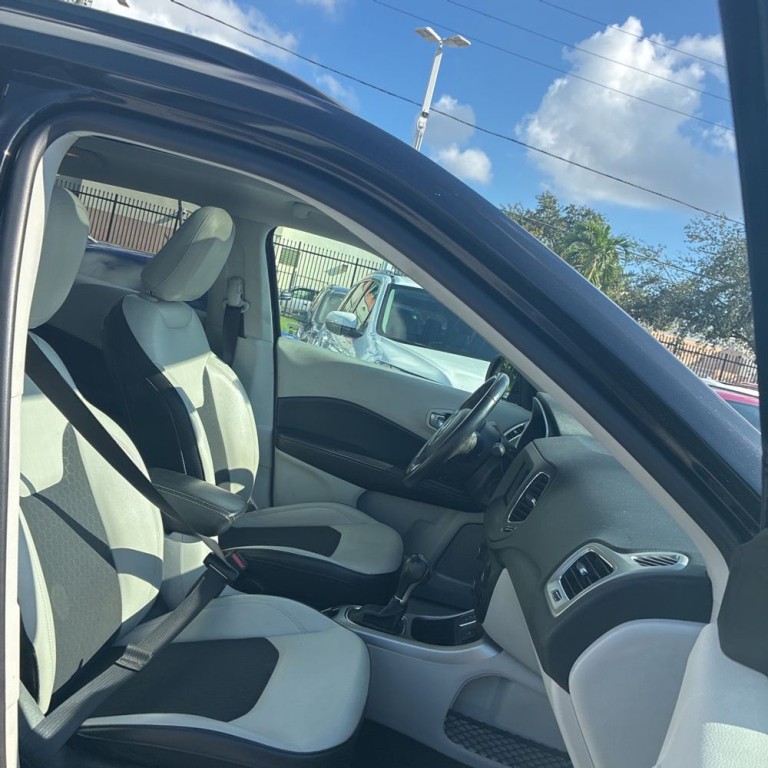 2019 Jeep Compass Image 11