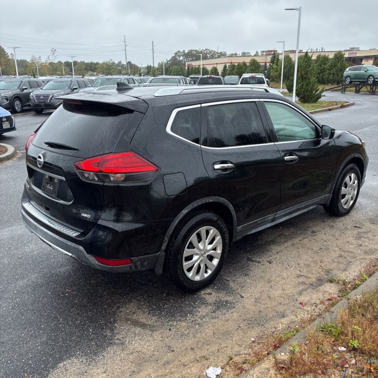 2017 Nissan Rogue Image 3