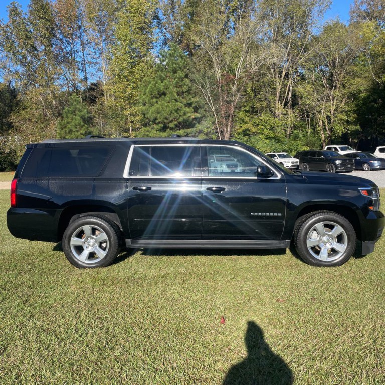 2017 Chevrolet Suburban Image 5