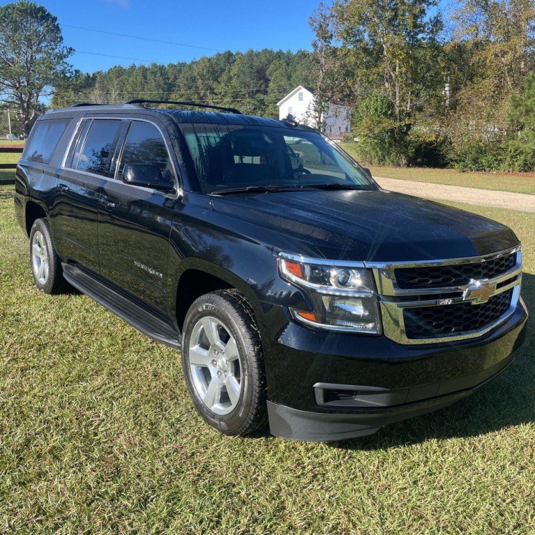 2017 Chevrolet Suburban Image 8