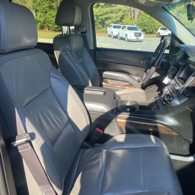 2017 Chevrolet Suburban Image 9