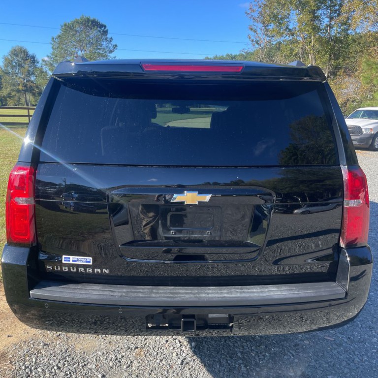 2017 Chevrolet Suburban Image 10
