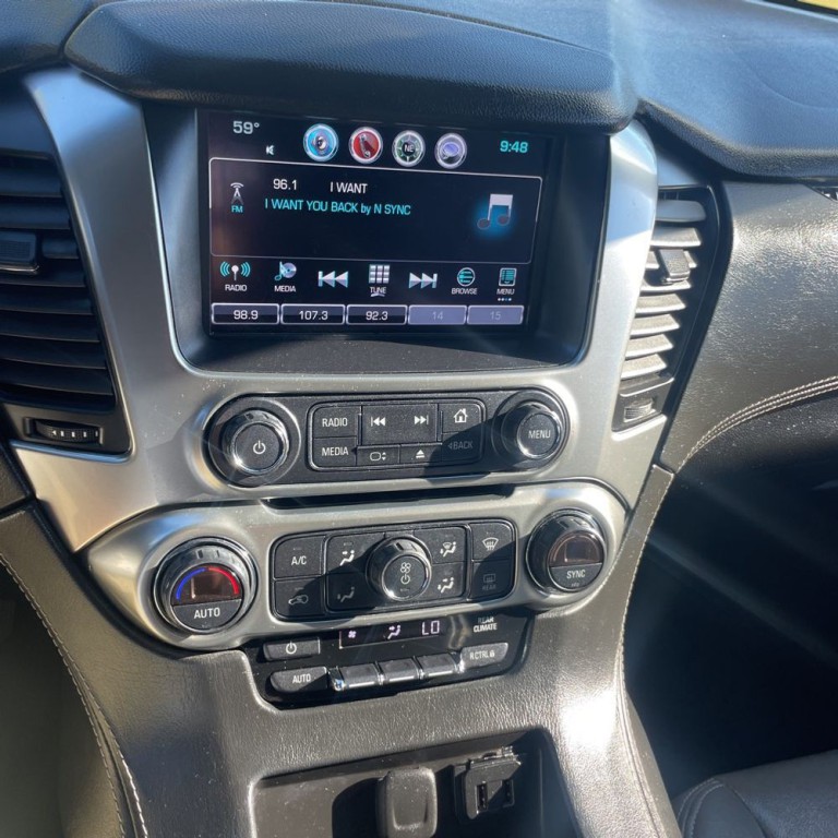 2017 Chevrolet Suburban Image 12