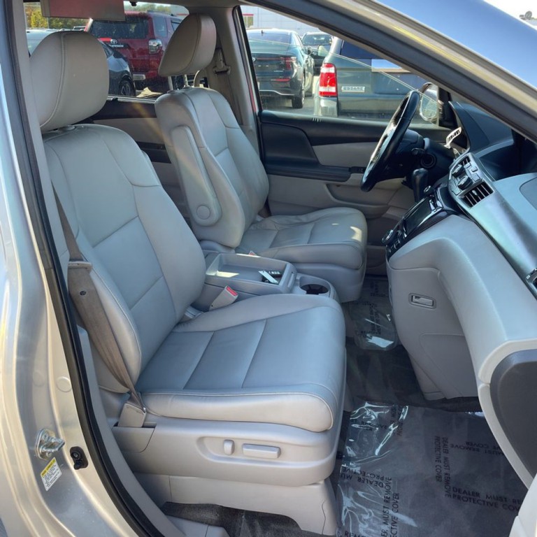 2015 Honda Odyssey Image 6
