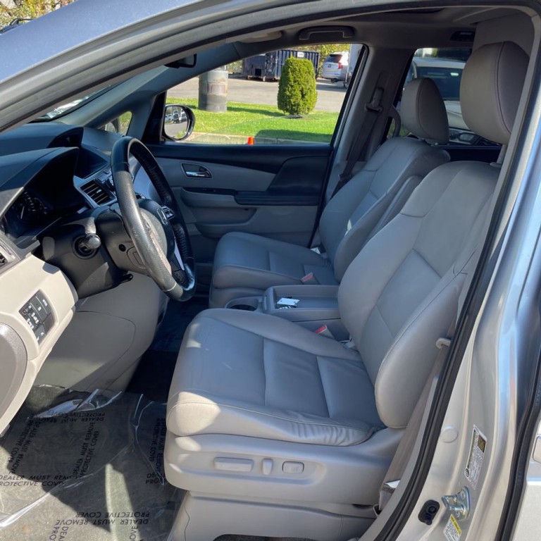 2015 Honda Odyssey Image 8