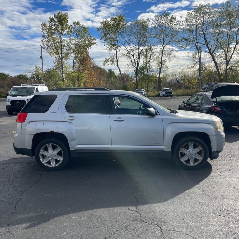 2011 GMC Terrain Image 2