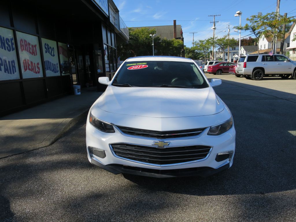 2017 Chevrolet Malibu Image 2