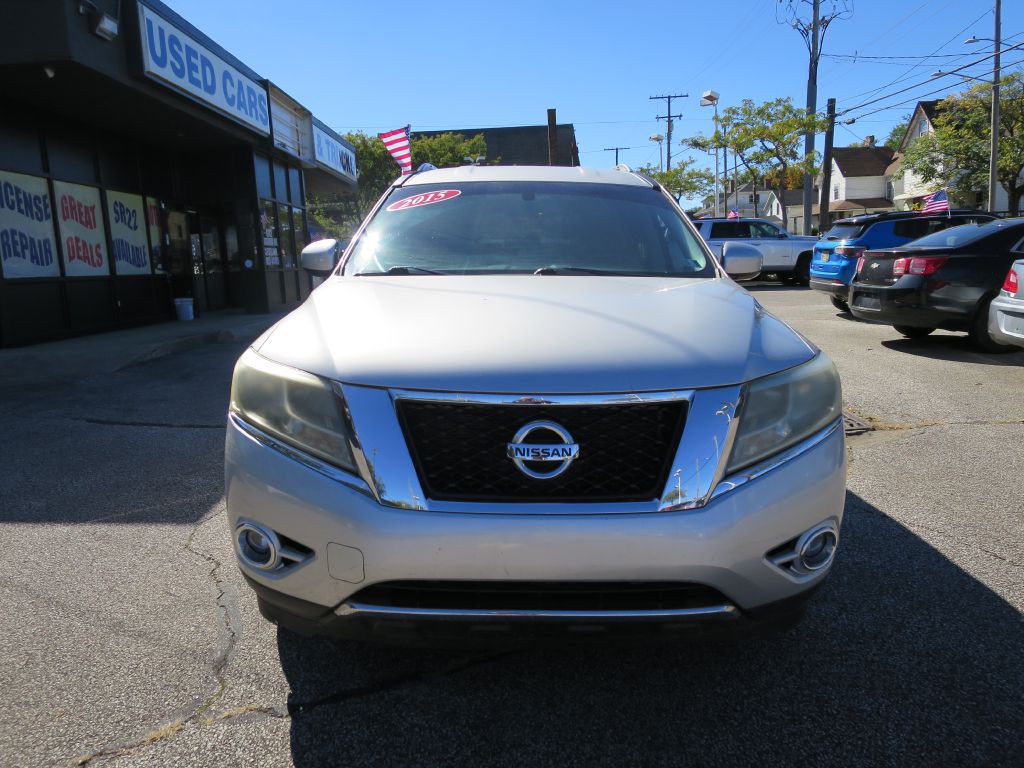 2015 Nissan Pathfinder Image 2