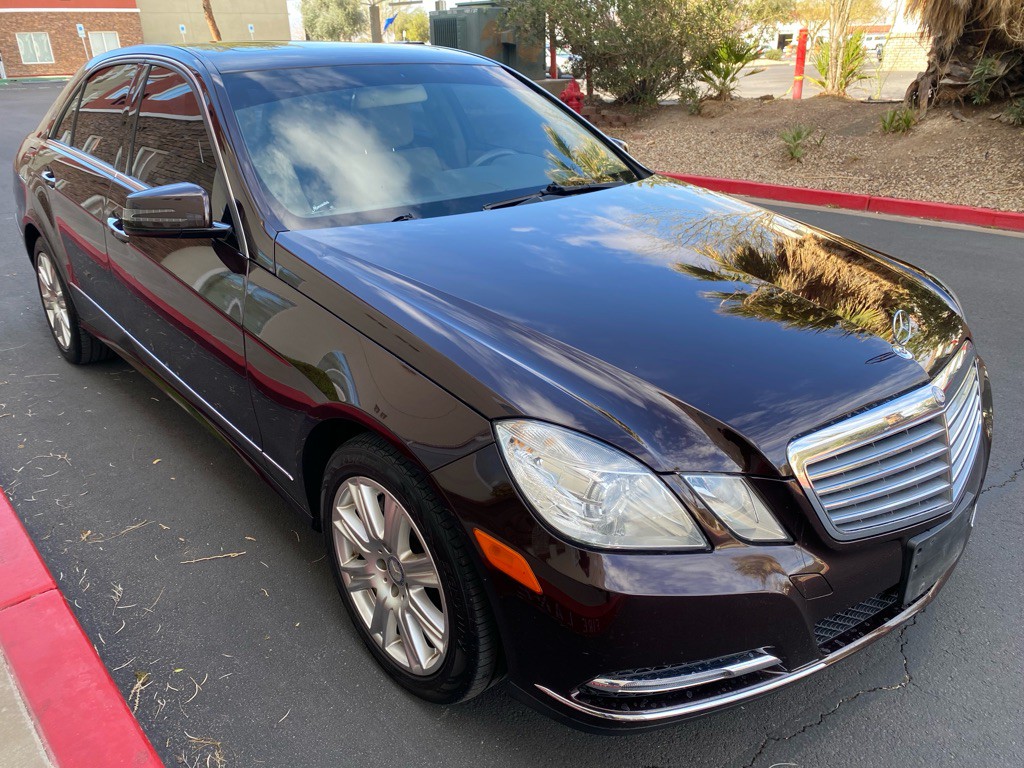 2013 Mercedes-Benz E-Class Image 3