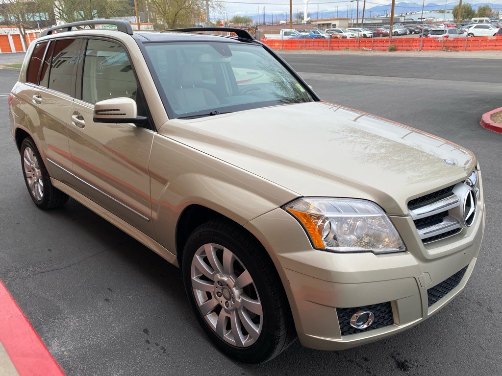 2011 Mercedes-Benz GLK-Class Image 3