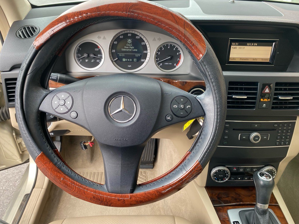 2011 Mercedes-Benz GLK-Class Image 8