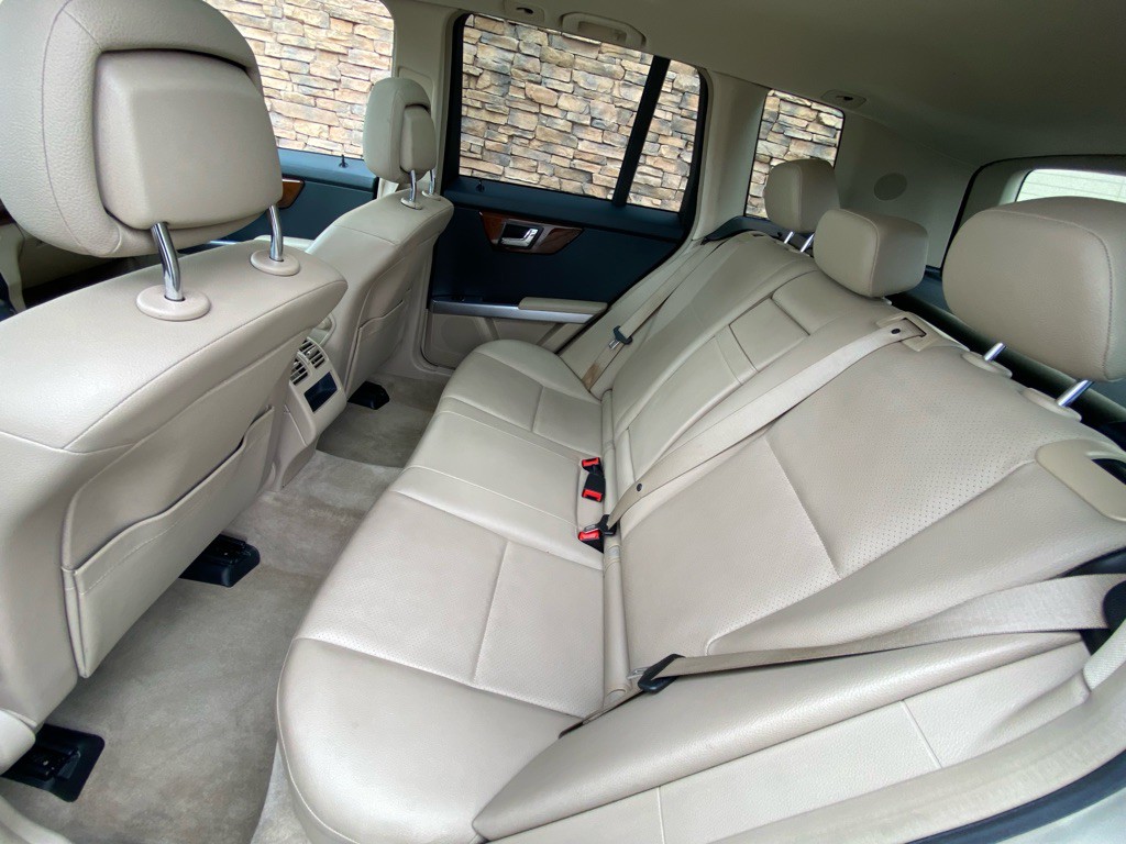 2011 Mercedes-Benz GLK-Class Image 11