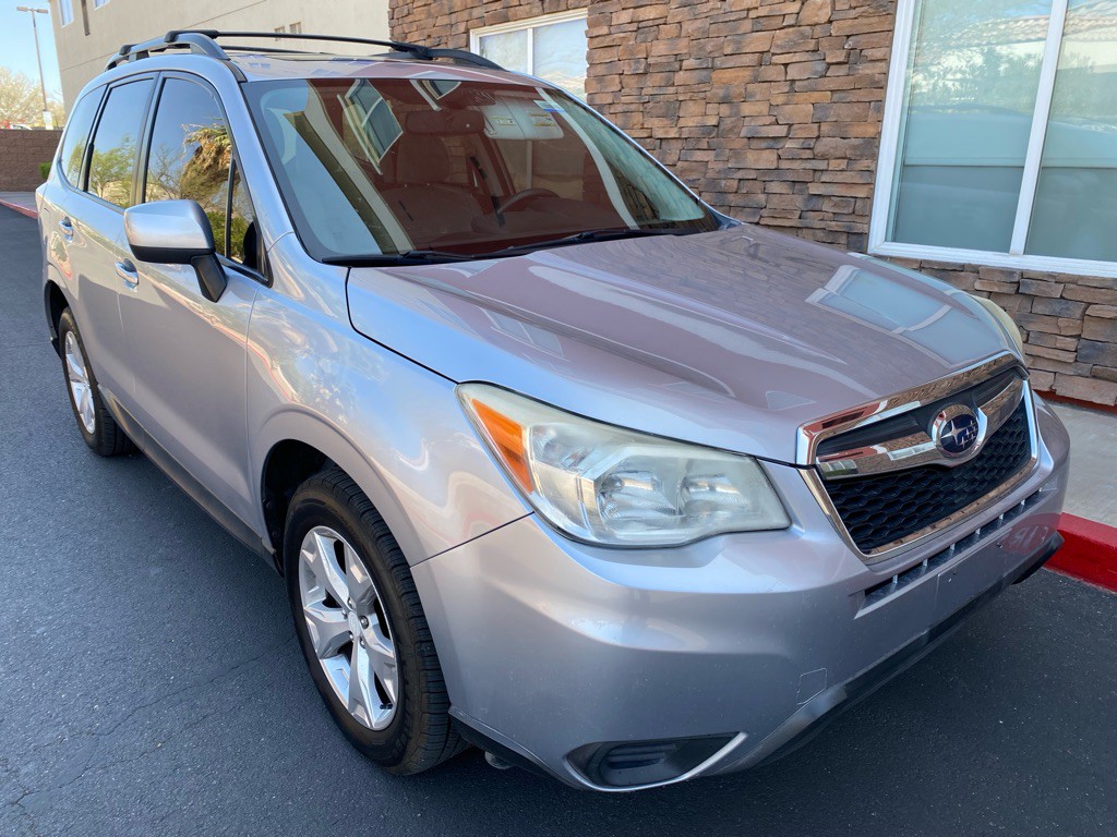 2015 Subaru Forester Image 1