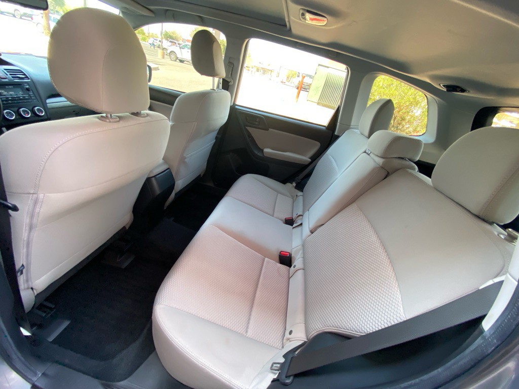 2015 Subaru Forester Image 11