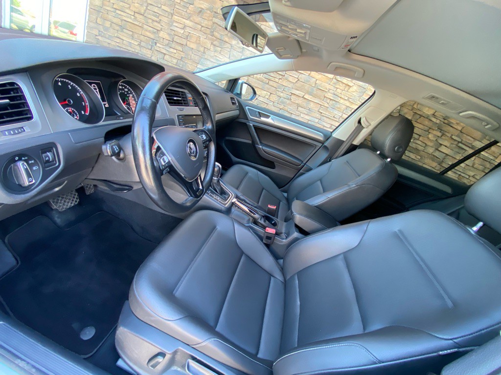 2016 Volkswagen Golf Image 7