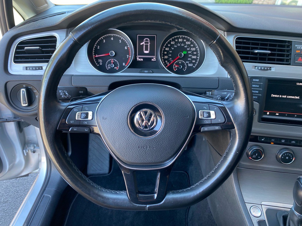 2016 Volkswagen Golf Image 8