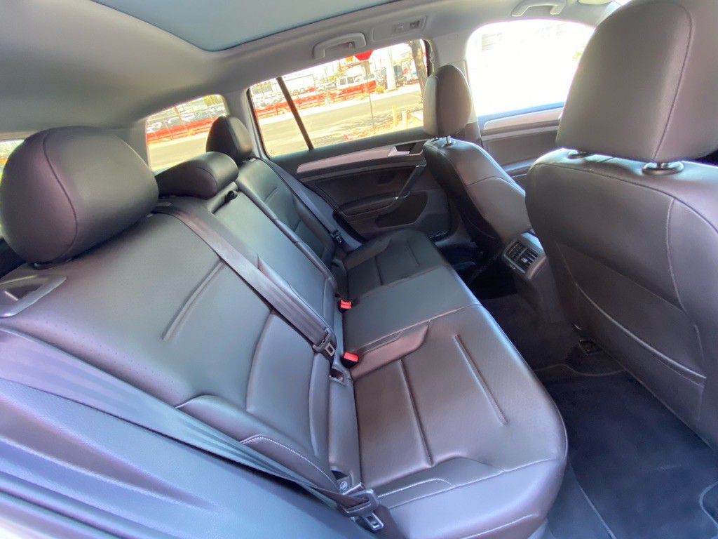 2016 Volkswagen Golf Image 13