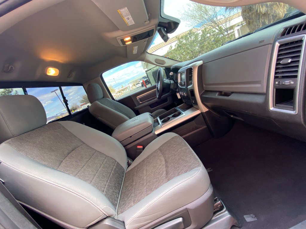 2014 RAM 2500 Image 11