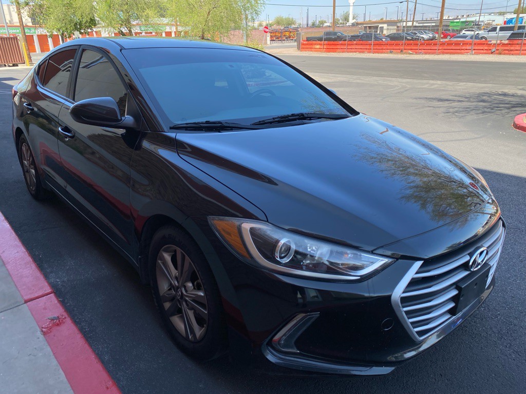 2017 Hyundai Elantra Image 3