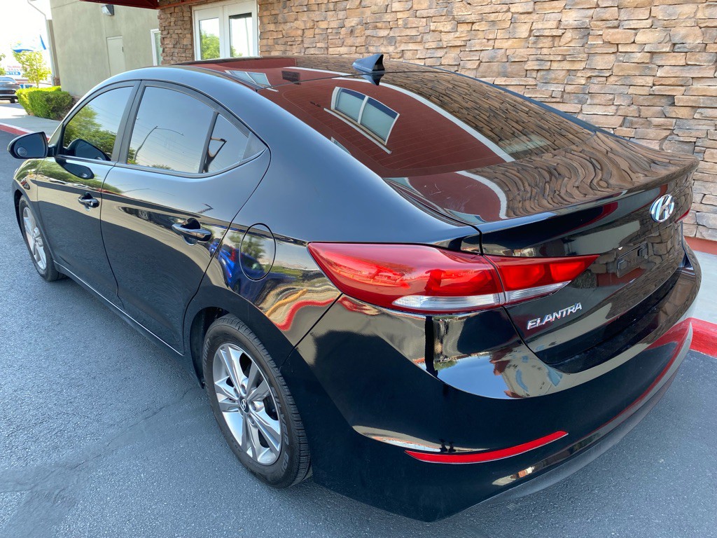 2017 Hyundai Elantra Image 6