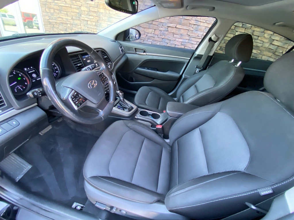 2017 Hyundai Elantra Image 7