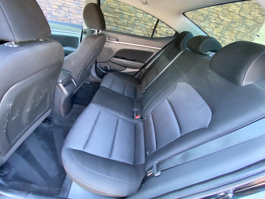 2017 Hyundai Elantra Image 11