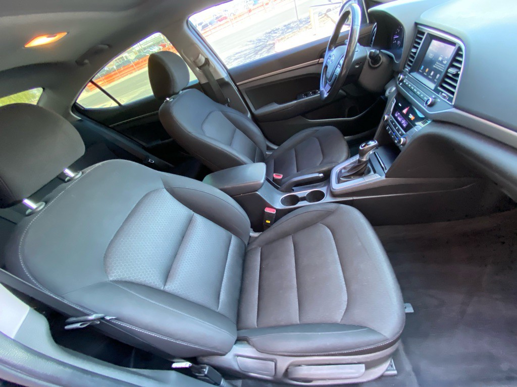 2017 Hyundai Elantra Image 13